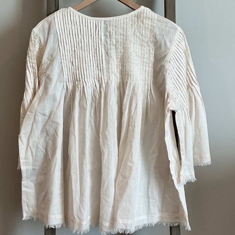 Charlie Paige Cream Blouse with Pleated Design - Picture 5 of 5